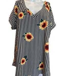 Bae City Striped Sunflower Print Blouse Women’s 2X Short Sleeves Gold Zippers